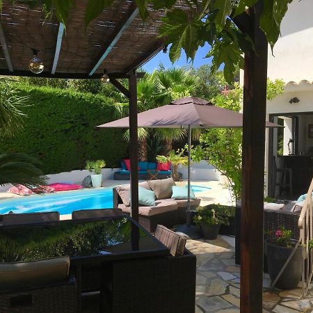 Bed,Kitchen And Swimming Pool Villa Esterel Saint-Raphael (Var) Exterior foto