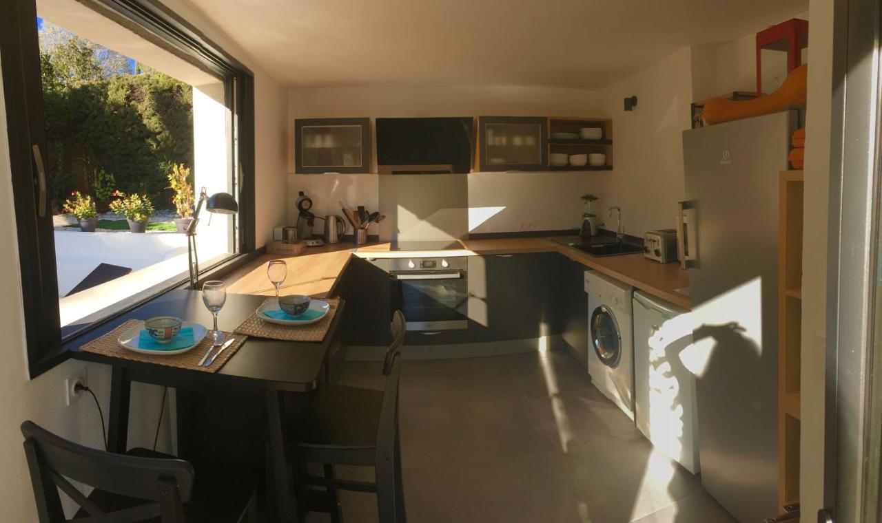 Bed,Kitchen And Swimming Pool Villa Esterel Saint-Raphael (Var) Exterior foto