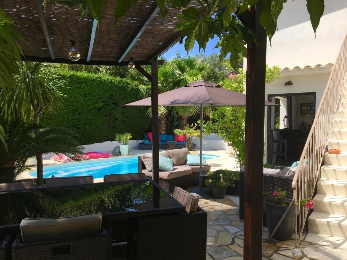 Bed,Kitchen And Swimming Pool Villa Esterel Saint-Raphael (Var) Exterior foto