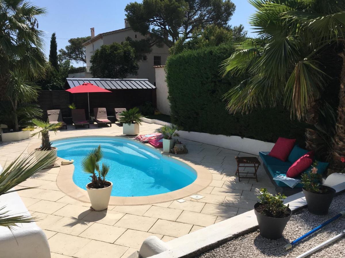 Bed,Kitchen And Swimming Pool Villa Esterel Saint-Raphael (Var) Exterior foto