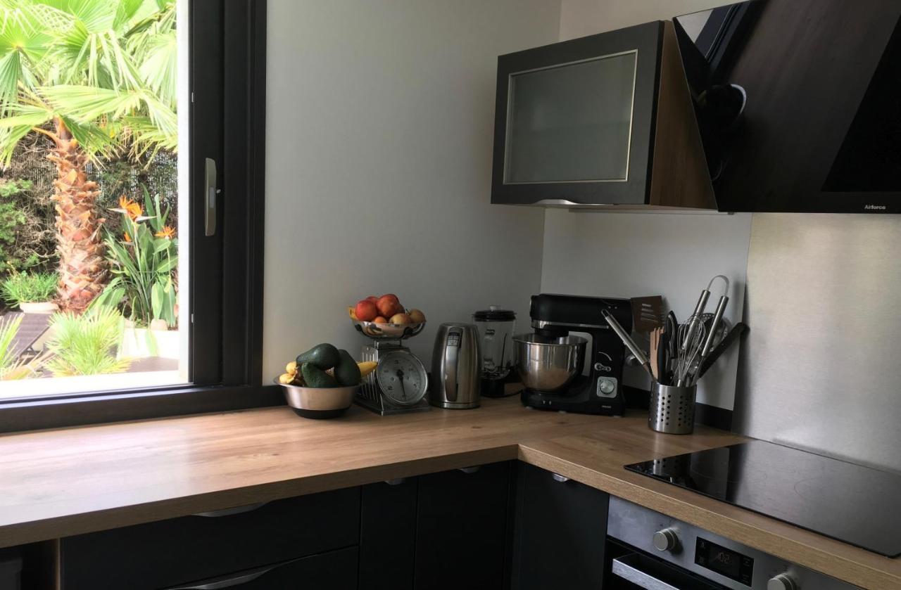 Bed,Kitchen And Swimming Pool Villa Esterel Saint-Raphael (Var) Exterior foto
